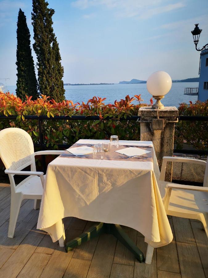 Hotel Aquavite Gardone Riviera Exterior photo
