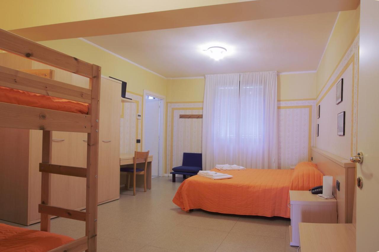 Hotel Aquavite Gardone Riviera Exterior photo