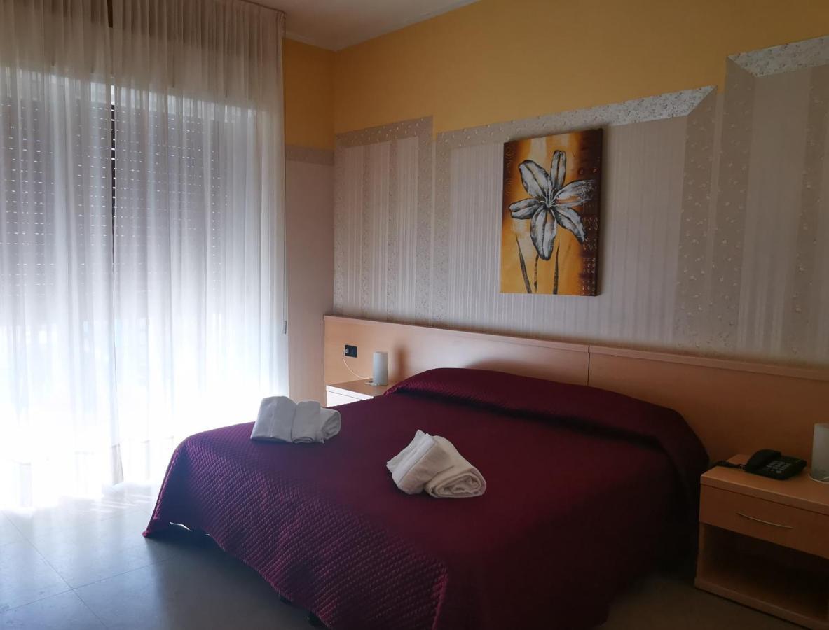 Hotel Aquavite Gardone Riviera Exterior photo