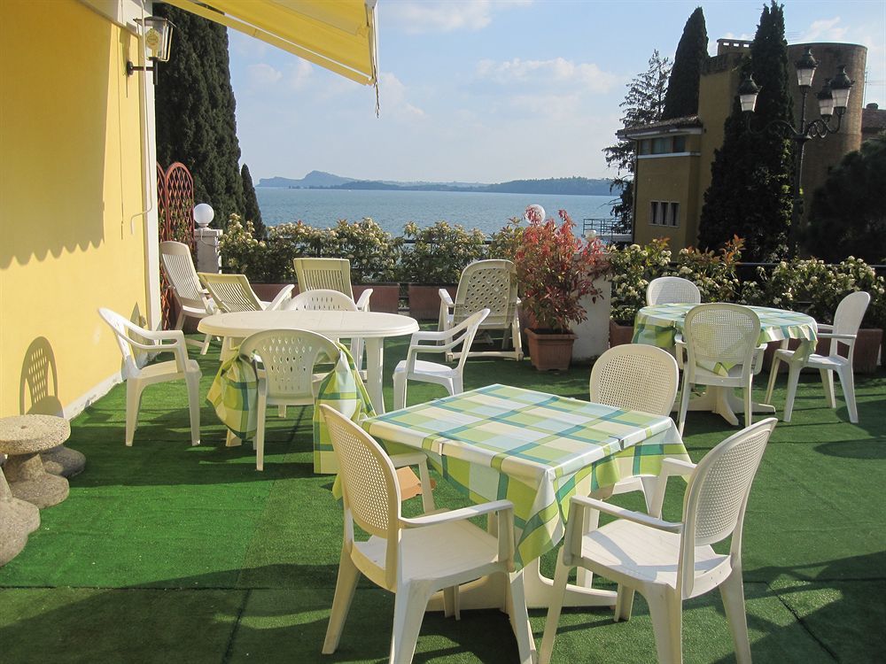 Hotel Aquavite Gardone Riviera Exterior photo