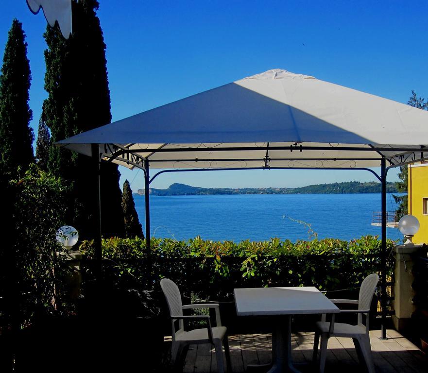 Hotel Aquavite Gardone Riviera Exterior photo