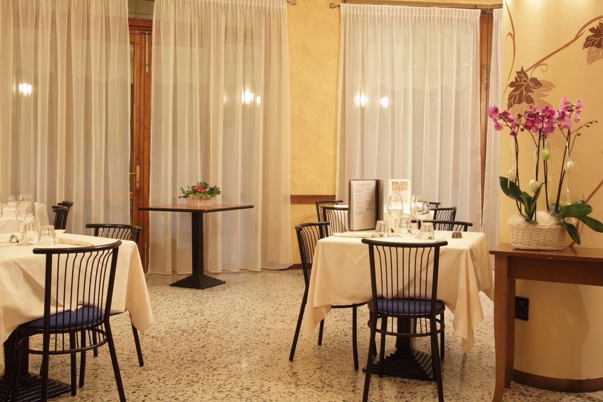 Hotel Aquavite Gardone Riviera Exterior photo