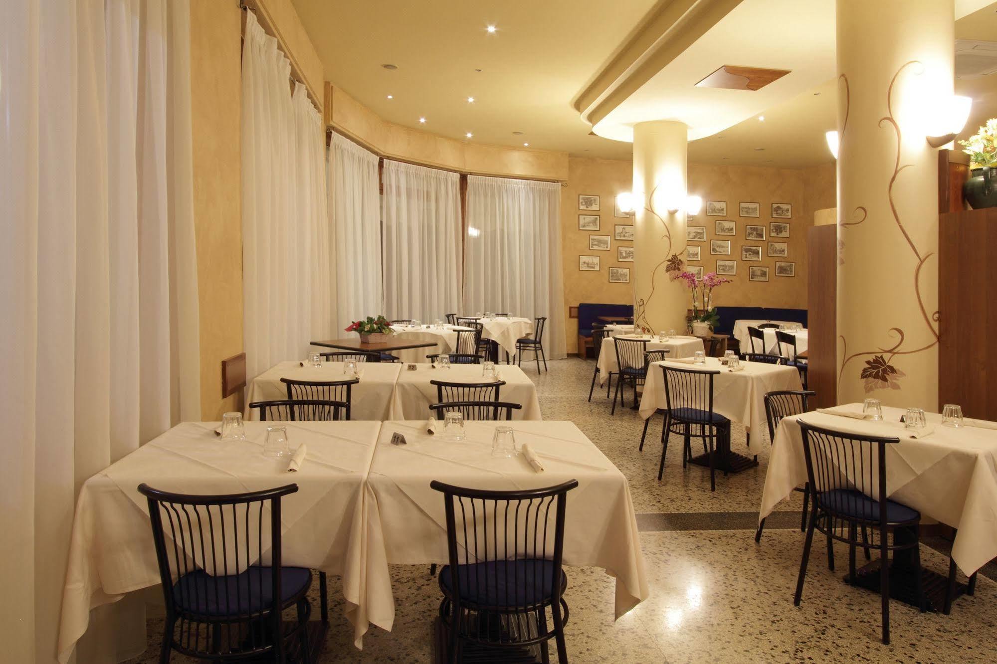 Hotel Aquavite Gardone Riviera Exterior photo