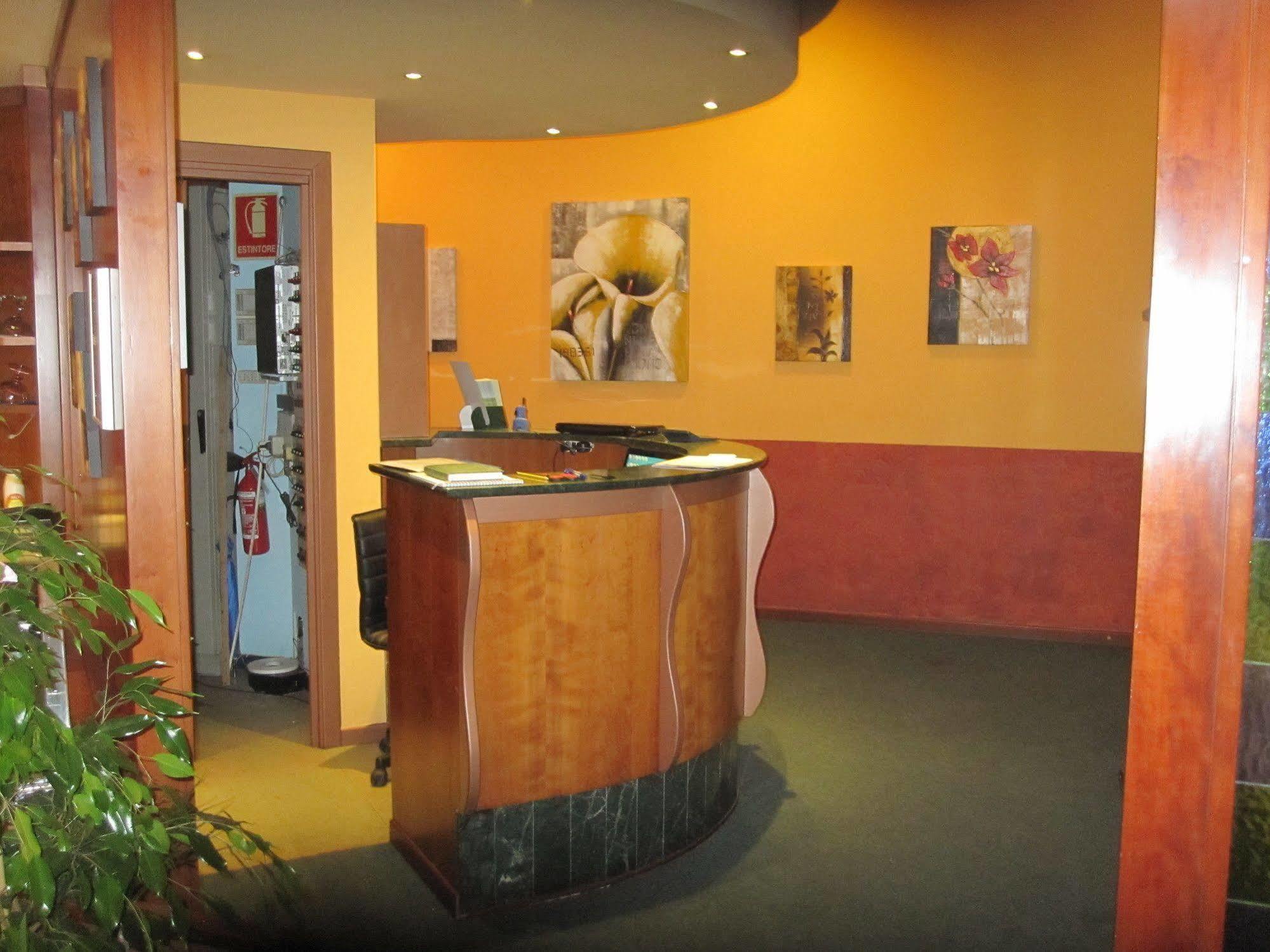 Hotel Aquavite Gardone Riviera Exterior photo