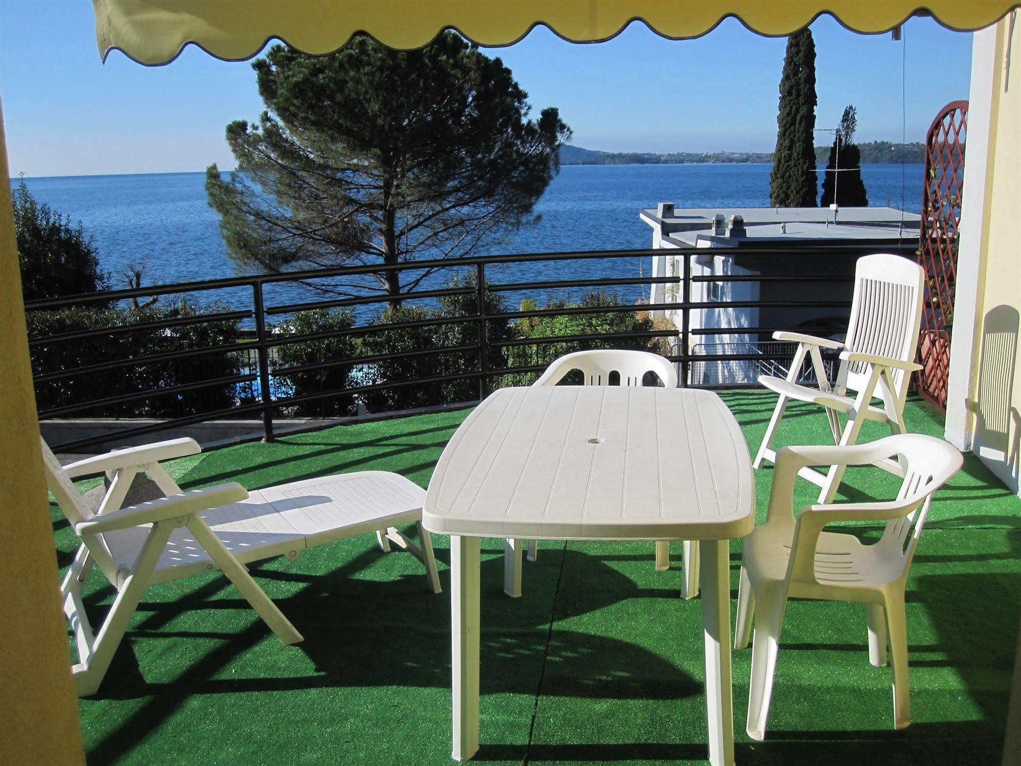 Hotel Aquavite Gardone Riviera Exterior photo